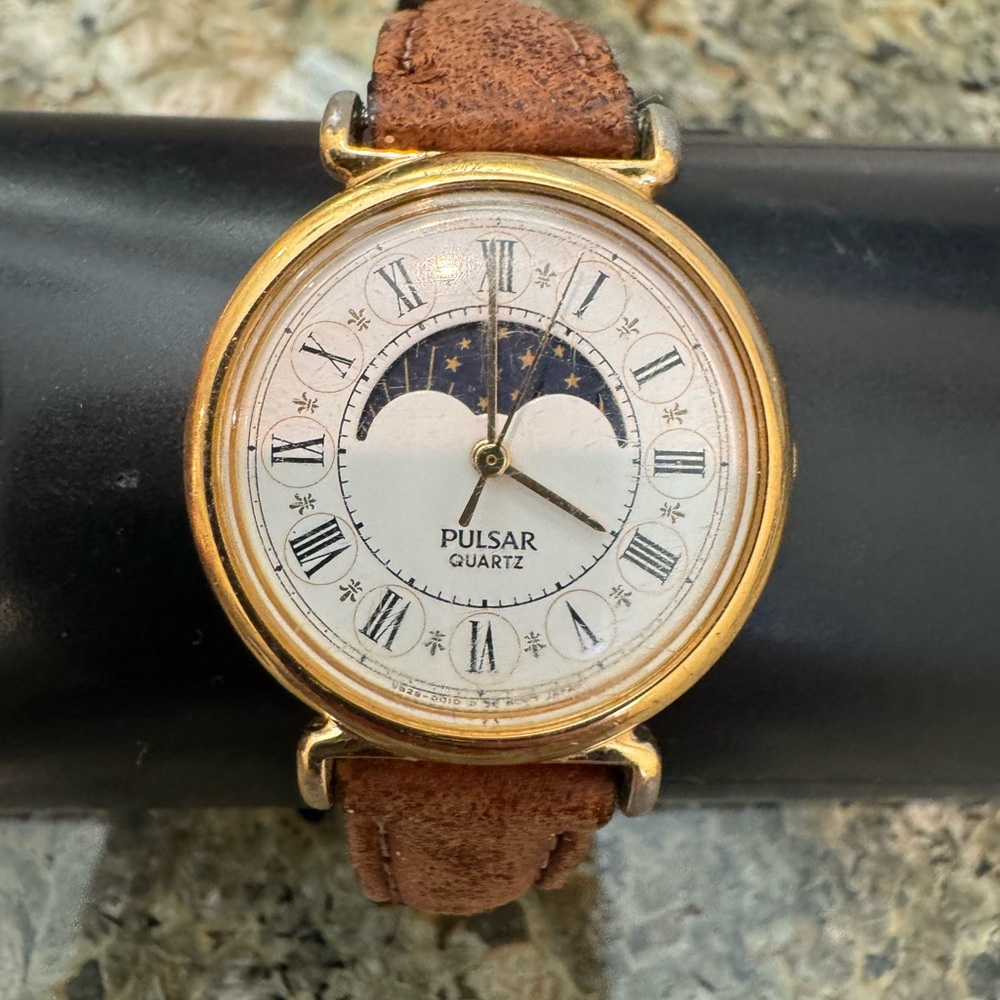 PULSAR quartz moon phase day sun night watch vintage